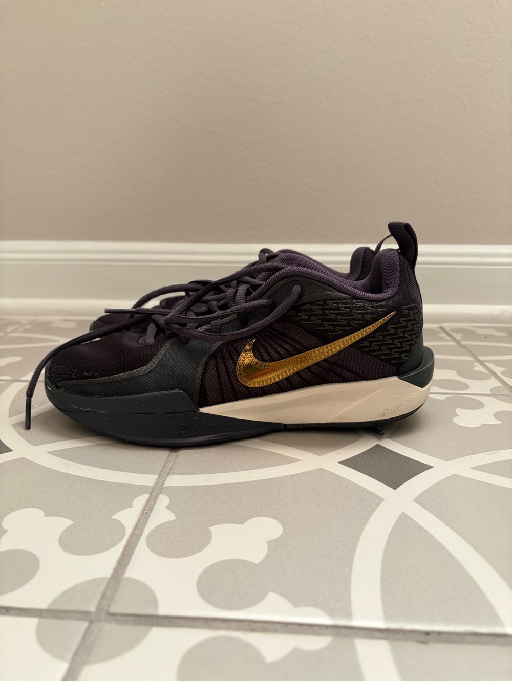 Nike Kids Sabrina 2 - Size 4